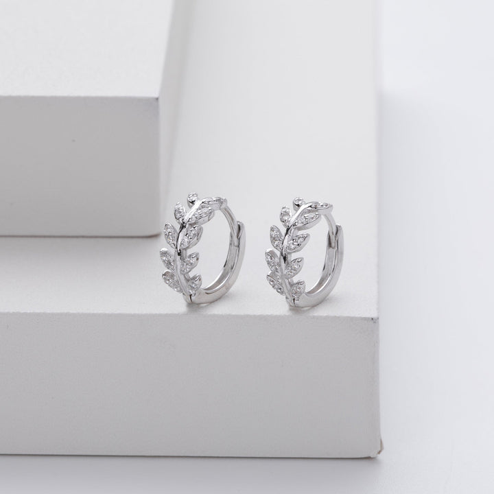Pendientes de Plata Elegantes con Zircón de Calidad 5A